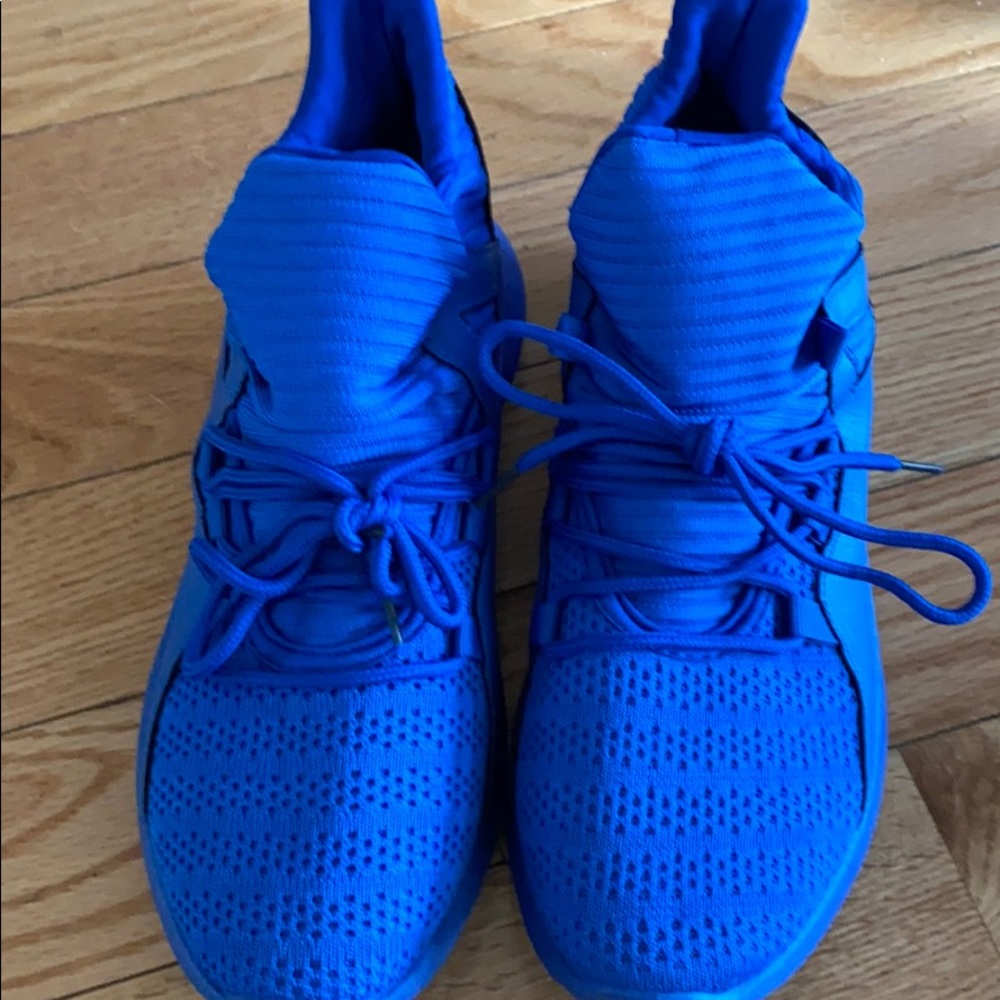 Blue Fereshte Shoes Size 9